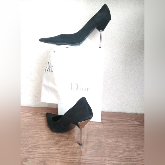 Christian Dior black suede pointy  shoes with silver tone heels. New, size 38.5 - Picture 2 of 8